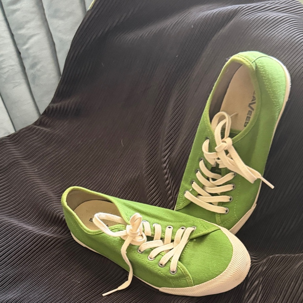SeaVees Monterey Cactus Green Sneakers with White Accents 8.5 - Picture 6 of 12